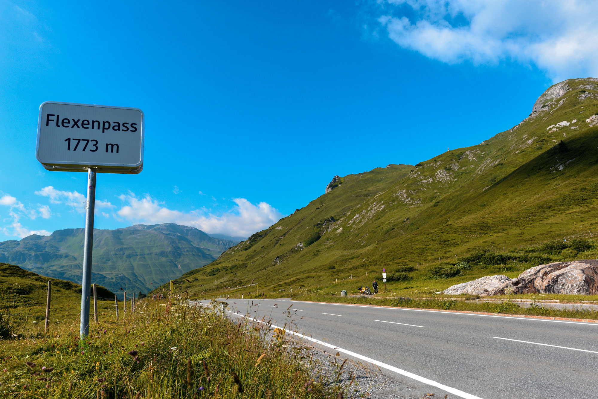 Through the mountains on a motorbike along the Lechtalstraße road over the Flexen Pass
