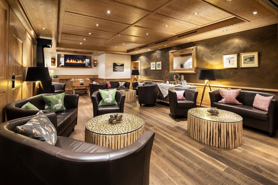 Enjoy a relaxing break on the sun terrace in Lech